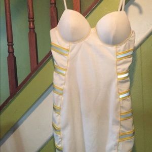 Fashion nova dress (white)